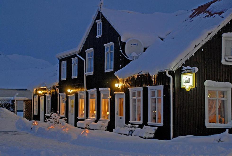 Taergesen Guesthouse Reydarfjordur Exterior photo